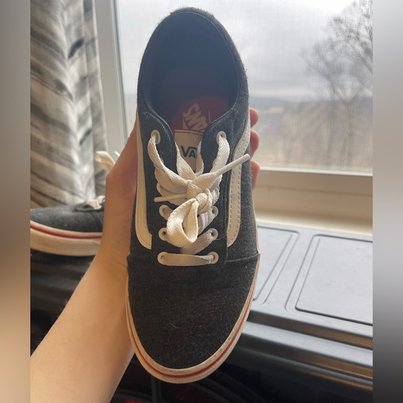 Vans - Picture 3 of 4